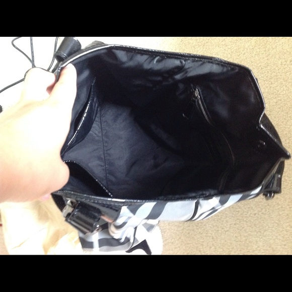 Burberry beat Victoria bag - Picture 6 of 8